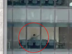 VIDEO: BUSINESSMAN PERFORMS KUNG FU KICKS IN MEETING ROOM TO 'PSYCHE HIMSELF UP