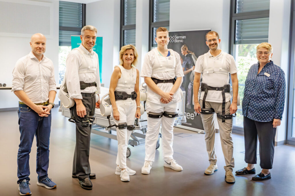 Apogee ULTRA: German Bionic unveils a powerful exoskeleton lifting up to 80lbs, aiding workers in healthcare, logistics, and more, while tackling labour shortages and aging workforce.