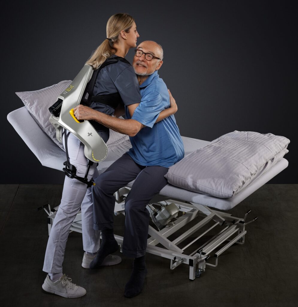 Apogee ULTRA: German Bionic unveils a powerful exoskeleton lifting up to 80lbs, aiding workers in healthcare, logistics, and more, while tackling labour shortages and aging workforce.