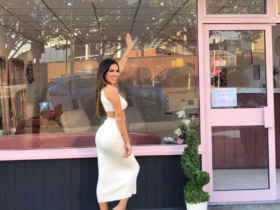 A 20-year-old Woman Has Managed To Open Her Own Beauty Salon Earning Up To £5k A Month After Her Home Business Flourished