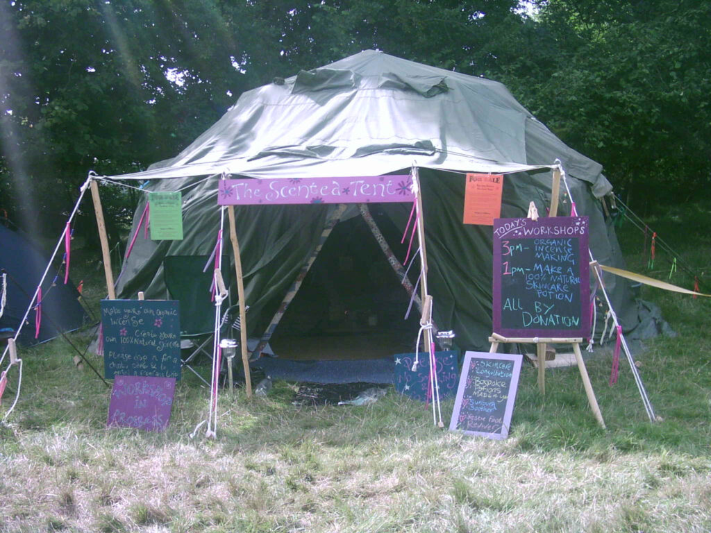 A former free spirit who lived in a tipi now runs a £1m tech business, earning £13k/month while inspiring others to escape the 9-to-5 grind. Adventure meets success!