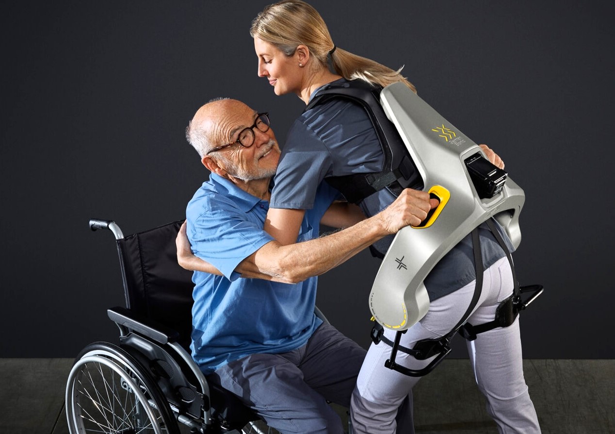 Apogee ULTRA: German Bionic unveils a powerful exoskeleton lifting up to 80lbs, aiding workers in healthcare, logistics, and more, while tackling labour shortages and aging workforce.